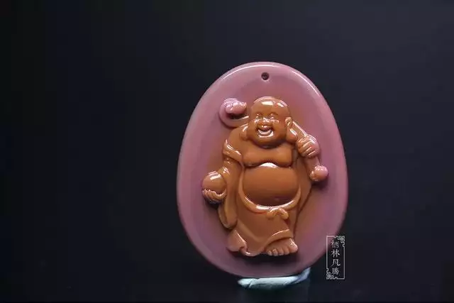 属狗的人佩戴什么招财，属狗的人佩带什么水晶能旺财