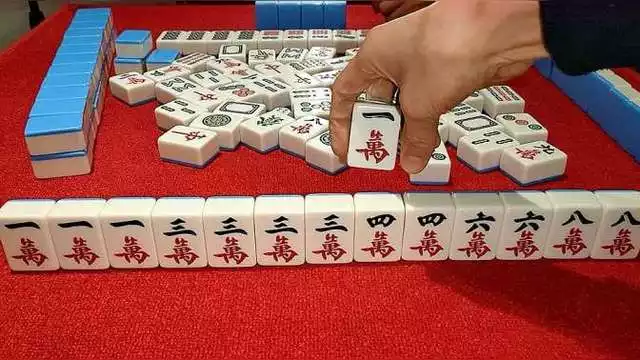 6、70年属狗的打麻将的运势:属狗的在年2月4日打麻将坐哪个方位会