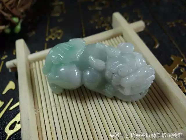 022年女士本命年戴什么挂件，本命年送什么好"