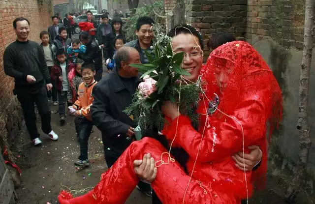 同歲的人結婚好嗎，同歲的夫妻到底好不好