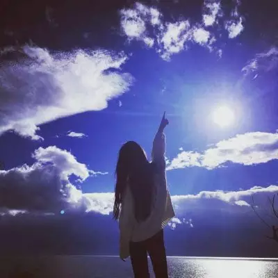 情侣头像海边一男一女