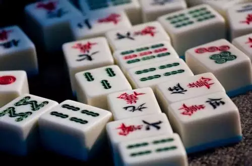 6、下午打麻将坐哪边能赢:年4月8号属鸡的人下午打麻将坐哪方会赢