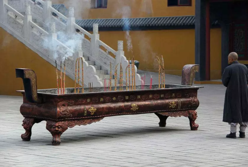 4、六根香烧香的形状图解:如何烧香：最全的烧香图解