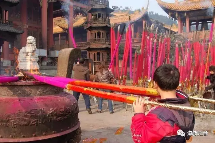 5、香灰辟么:香灰可以辟吗？