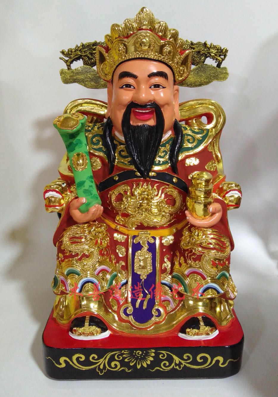 1、怎样向财神爷求财:给财神爷上香说什么话