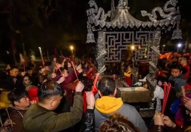 7、烧香看婚姻的准不准:烧香能看出人的婚姻来吗