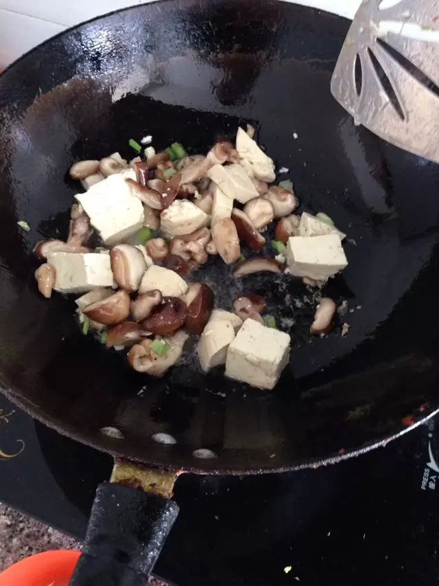 2、烧的香怎么制作的:香是怎么做的？