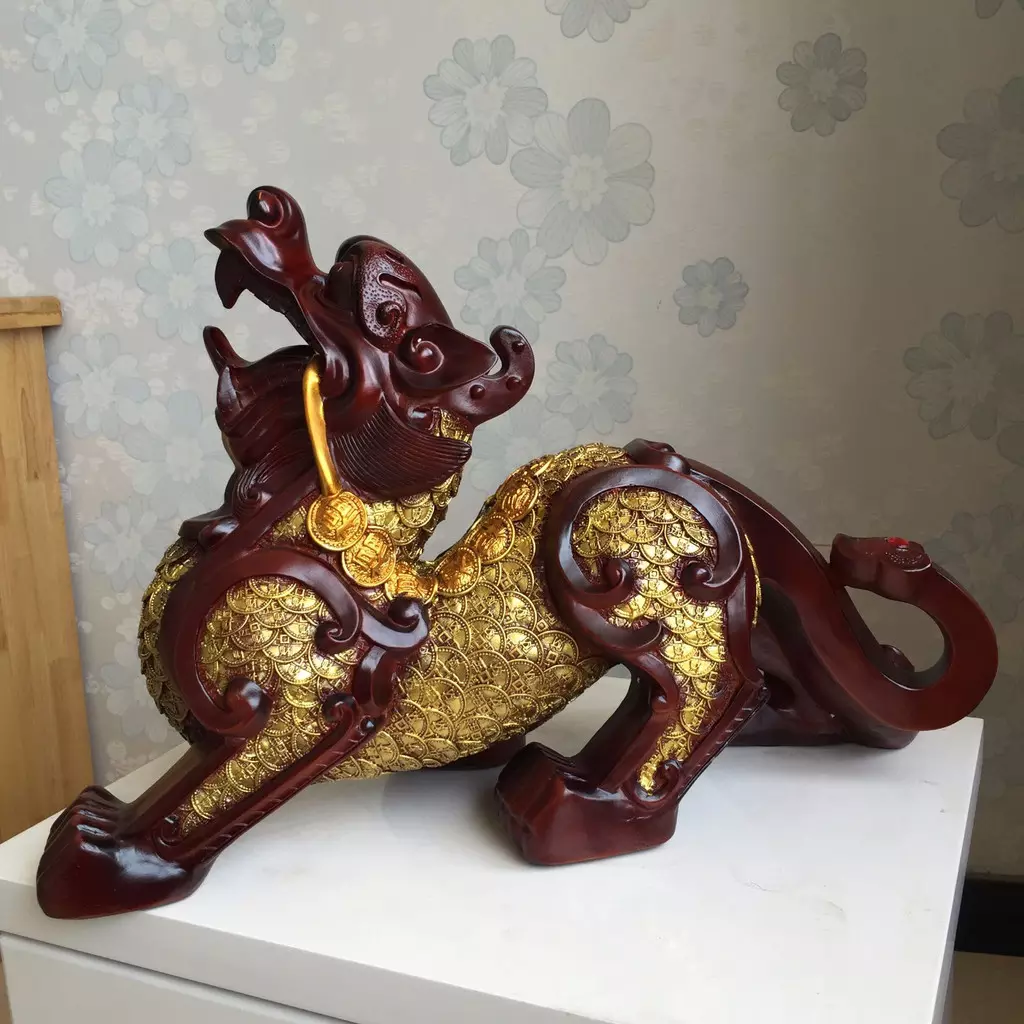 1、哪种材质的貔貅最招财:什么颜色的貔貅最招财,什么材质