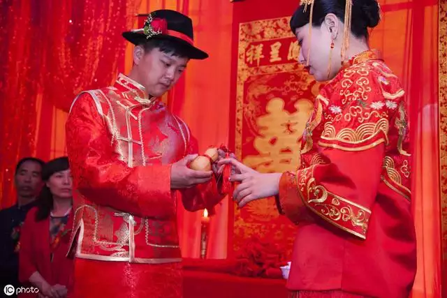 雞猴不到頭我爸媽就是，屬雞人一生最克誰