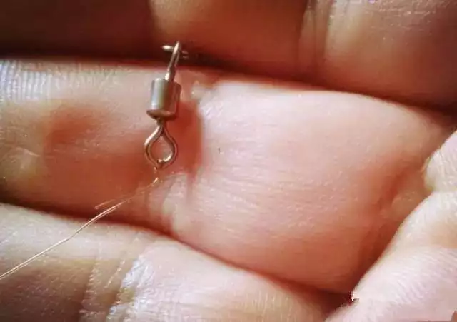 八字环鱼钩绑法