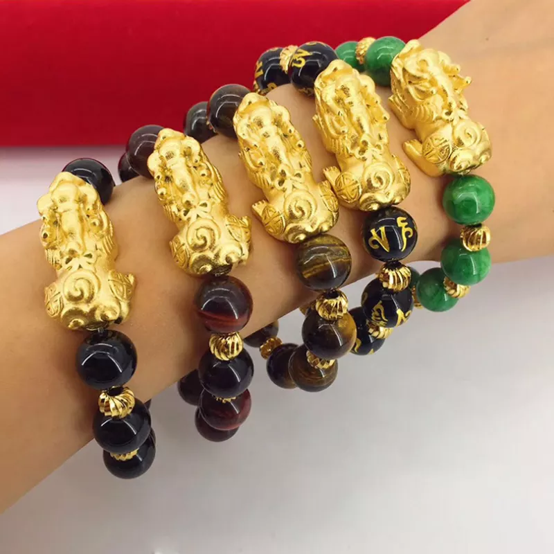 3、男人戴金貔貅有什么讲究吗:男人戴金貔貅手链好吗?怎么