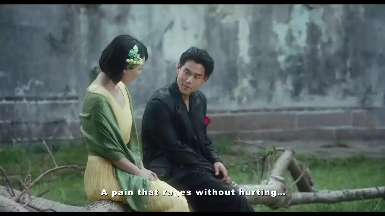 5、我给财神爷上香的时候,发现左边的香燃烧的很快,中间最慢燃完,右边第二燃