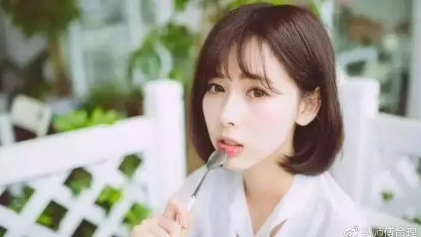 八字五行多金水出美女