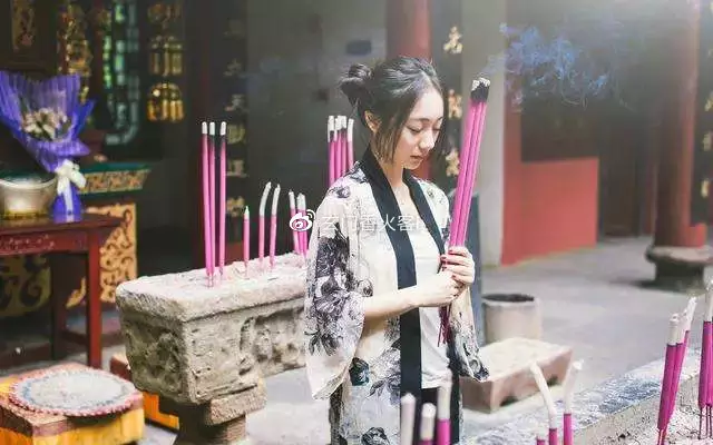 1、出现供香怎么办:供香烧完我又上了一注还是供香怎么办