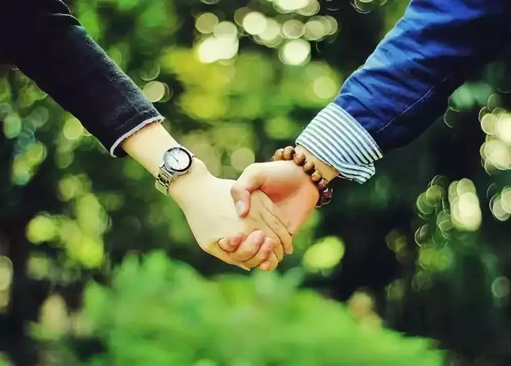 2、怎麼找對應的情侶圖片:怎麼找一張圖對應的情侶頭像
