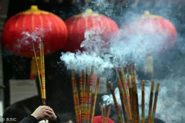 4、去烧香求事情要怎么求:做坏事去烧香拜求的，怎么可能