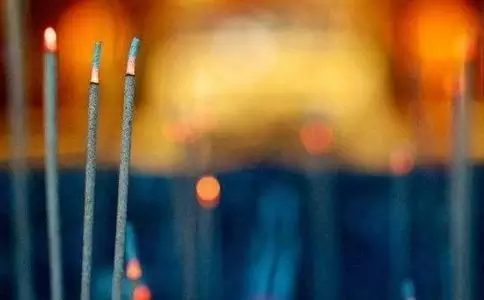 2、烧香是不是只能上午去:到上香是上午还是下午去?