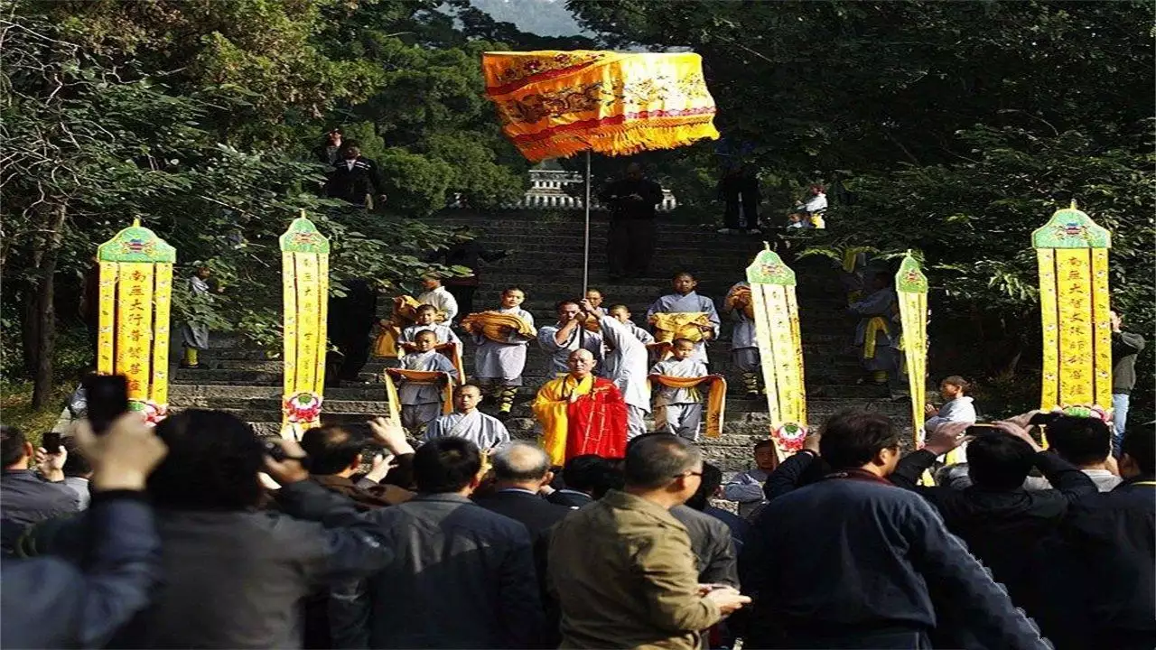 3、香灰可以吗:的香灰可以直接带回家吗