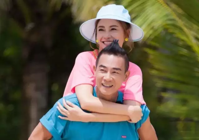 3年男生和98年女生，93屬雞男與98屬虎女相配嗎"
