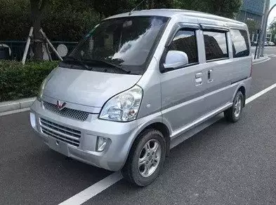 2、二手麵包車價格元:一輛車拿去報廢有多少錢？