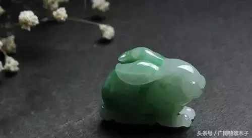属牛可以戴玉手镯吗，生肖牛适合佩戴什么玉