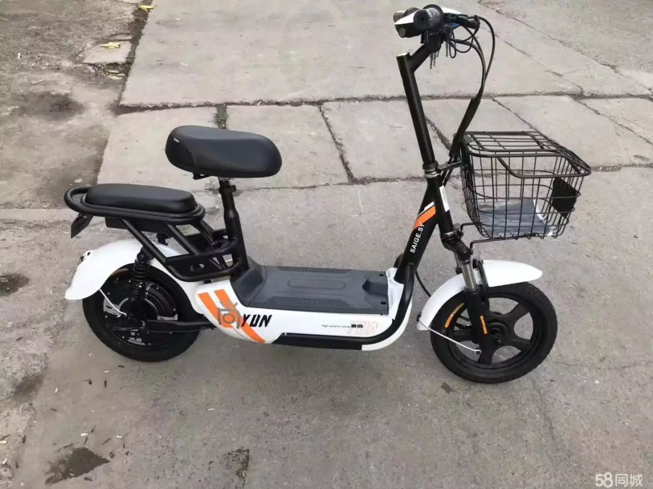 2、附近二手電動車元:想買一個二手電動車價格在左右