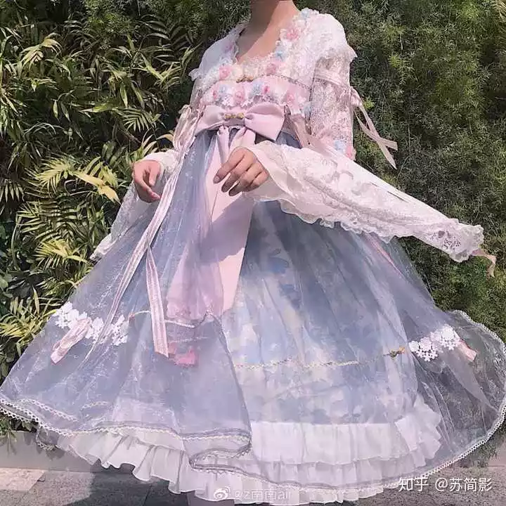 2、12星座专属洛丽塔裙子:洛丽塔比较适合什么星座的女生？