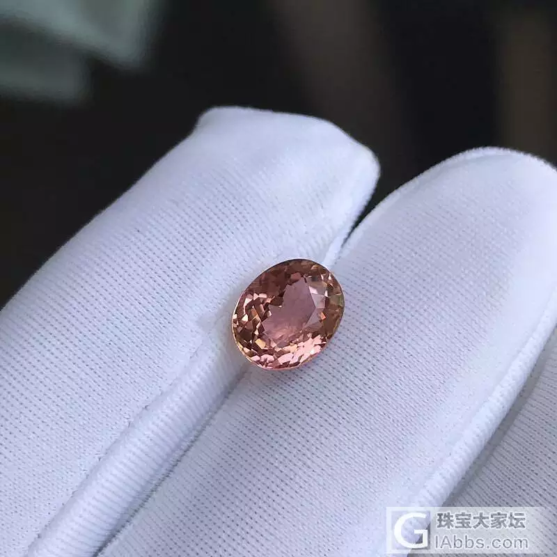 香槟色属于什么五行:流金色和香槟色是一样的吗?