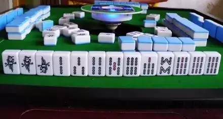 3、打麻将坐哪里能赢:我打麻将坐在那个方向能赢？