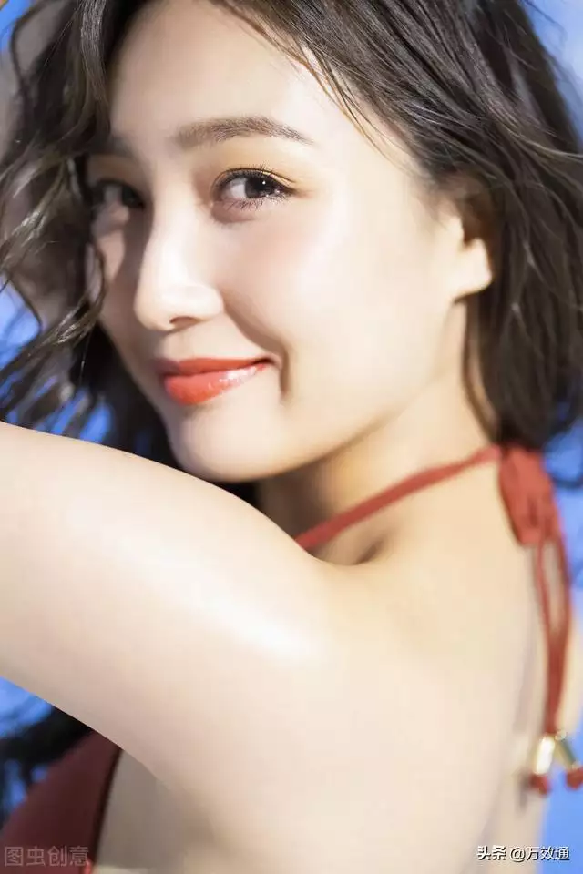 蛇男喜歡女人的長相，屬蛇男喜歡女人粘他嗎