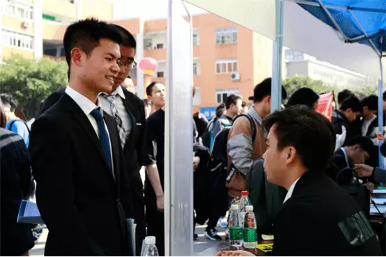 4、低學歷男孩學啥技術:低學歷的男生學什麼技能比較好？
