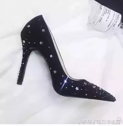 3、十二星座最美高跟鞋:十二星座最诱人部位