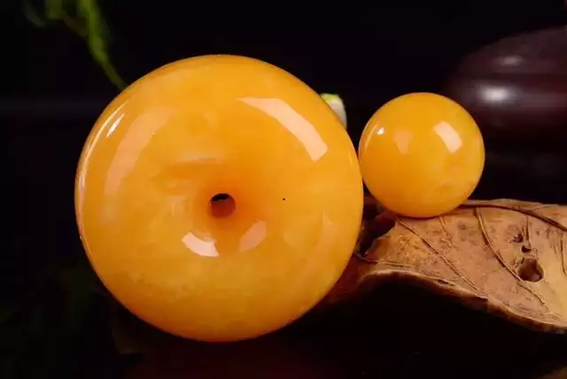 属兔的戴玉好还是金，戴天珠好还是戴玉好