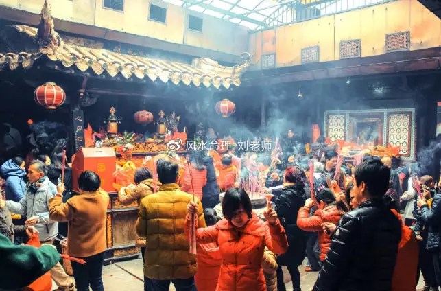 3、烧香拜的讲究和忌讳有什么:拜回来后有什么禁忌 烧香拜的讲究和忌讳有什么