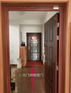 2、我們家對面的大屋門口有一對獅子，請問一下用什麼方以克住他們？