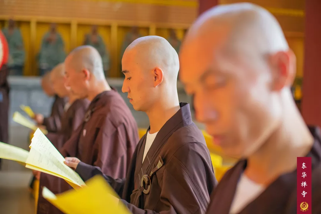 7、上香之后香炉里有好多烧完剩下的棍，可以拿出来扔掉吗？急！