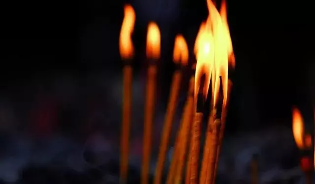 3、礼的香灰怎么处理:香灰如何处理