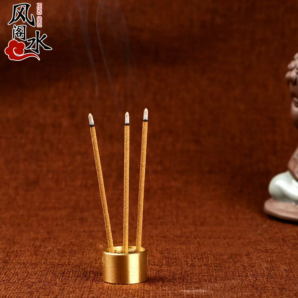 1、三根香什么意思:为什么人们上坟或是拜神都是用三根香?这样有什么特殊的含义么?