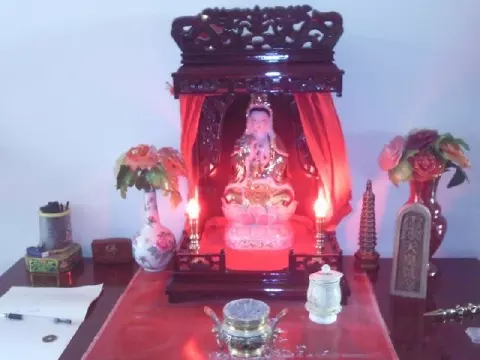 6、您好，已经定好全部更换金身像了，三和蓝，韦还有，以前的香灰怎么办？
