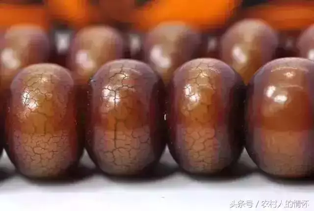9年的屬羊女適合戴什麼手鏈，79屬羊終身忌諱顏色"