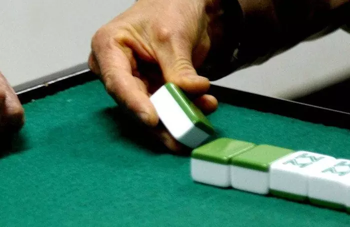 1、打麻将十赌九赢的方法:打牌、打麻将输赢多少算？