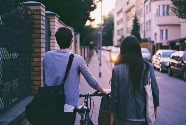 2、測暗戀的人是否喜歡你:有什麼方法能測試出你暗戀的人是否喜歡你(用發的方法)