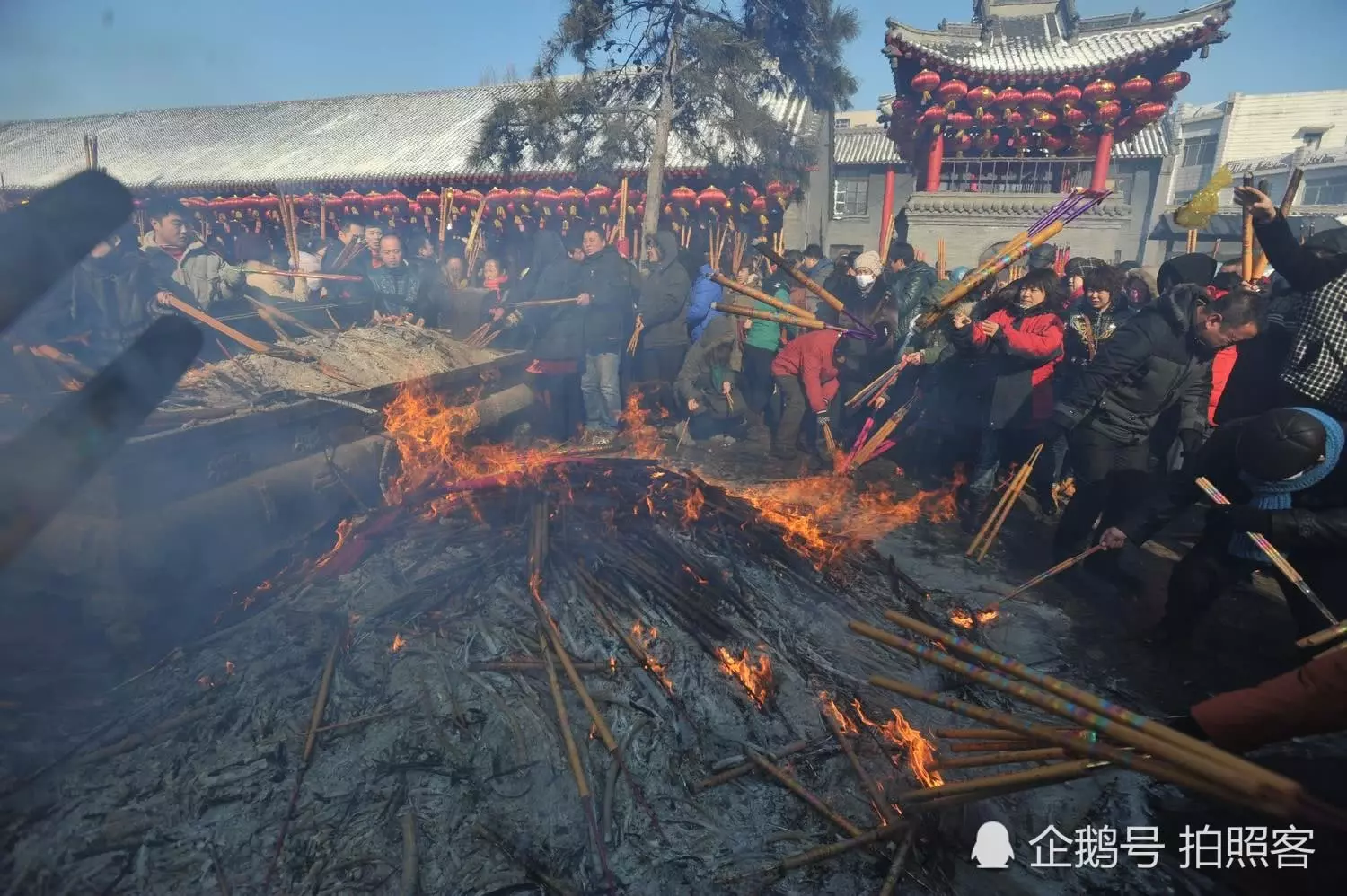 1、怎样在取香灰:的香灰可以直接带回家吗