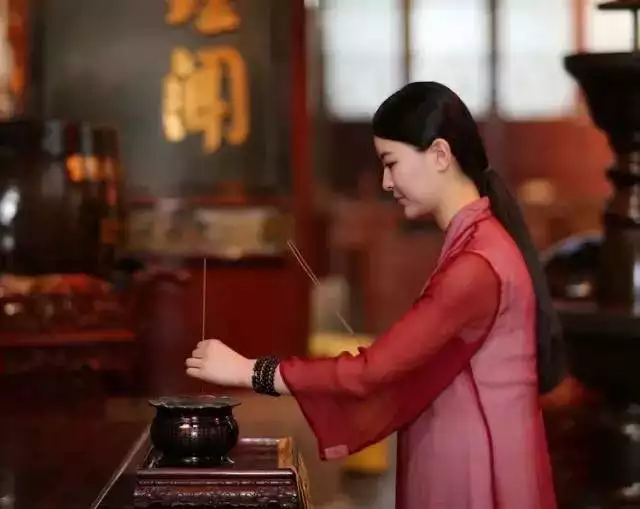 4、正确的烧香:如何拜？