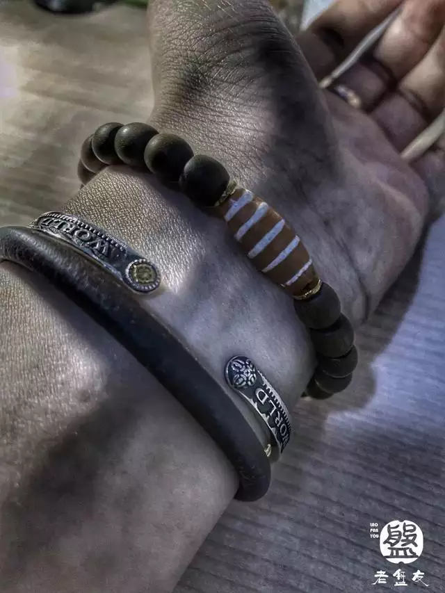 男人脖子上戴什么好，男人佩戴什么招财辟邪