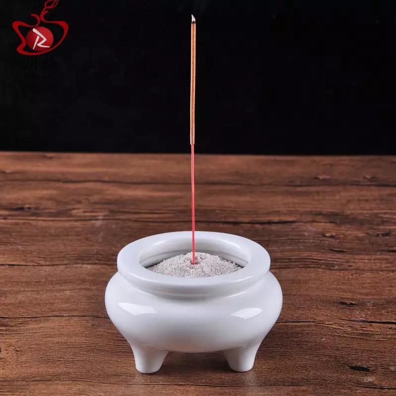 4、给供香的香灰怎么办:供的香炉里香灰满了，要怎么处理？