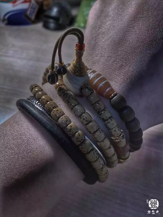 男人脖子上戴什么好，男人佩戴什么招财辟邪