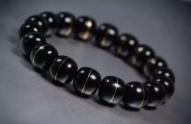 属兔的戴玉好还是金，戴天珠好还是戴玉好