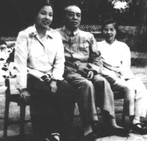 9年和79年適合做夫妻嗎，79年屬羊男和79年屬羊女配嗎"