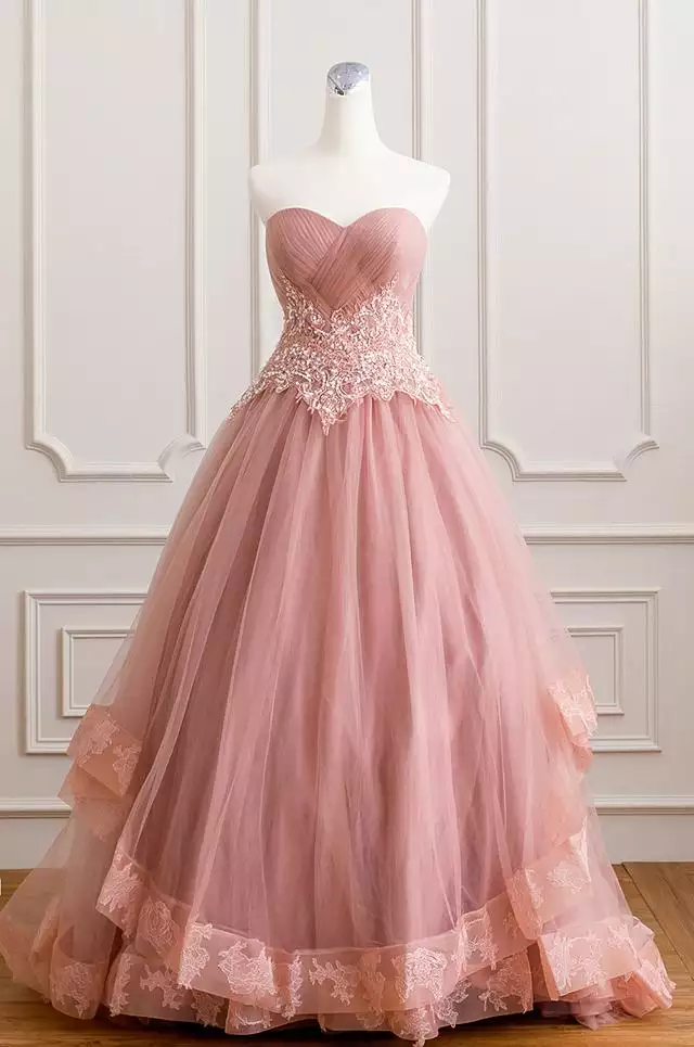 4、十二星座专属星空礼服:十二星座专属配套服装